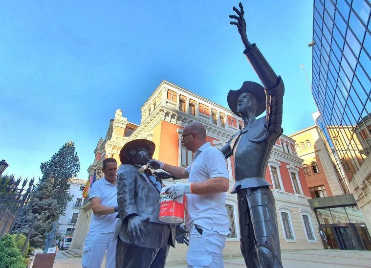 Don Quijote y Sancho ‘se ponen guapos’ para volver a lucir en la Feria de Albacete más esperada