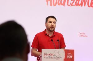 El PSOE lamenta que Núñez "monte circos" e incumpla el acuerdo de no hacer ruedas de prensa en las Cortes de Castilla-La Mancha en agosto