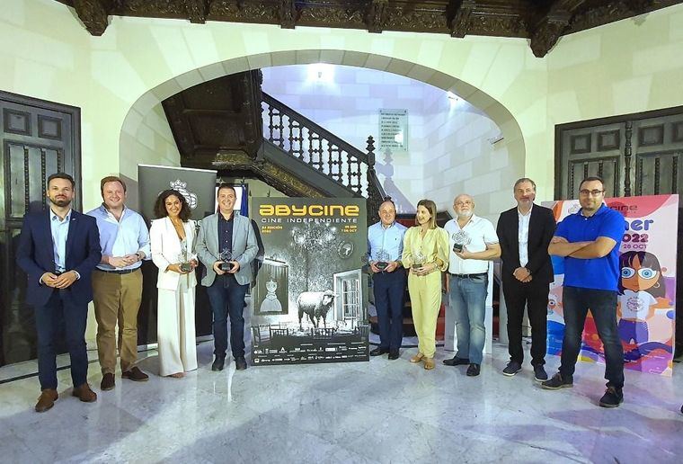 Nacho Vigalondo y Aníbal Gómez presentarán la XXIV edición de Abycine, que se adelanta y arranca el 29 de septiembre