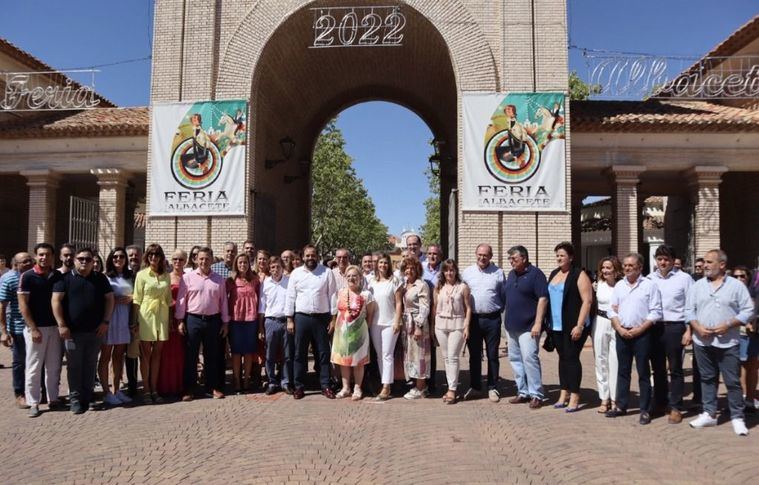 Almeida se compromete a promocionar la Feria de Albacete en Madrid el próximo año