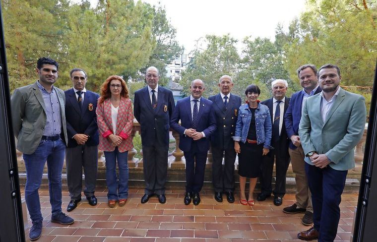 El alcalde agradece la contribución de los mayores a la sociedad: “¿Qué sería de Albacete sin aquellas personas que pusieron los cimientos de lo que hoy somos?”