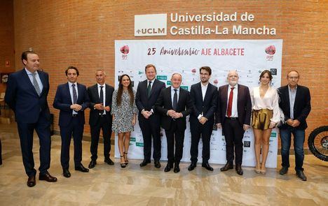 El alcalde destaca el “músculo empresarial” de Albacete evidenciado en los 20 años de trayectoria del Premio Joven Empresario recaído en Campos Corporación