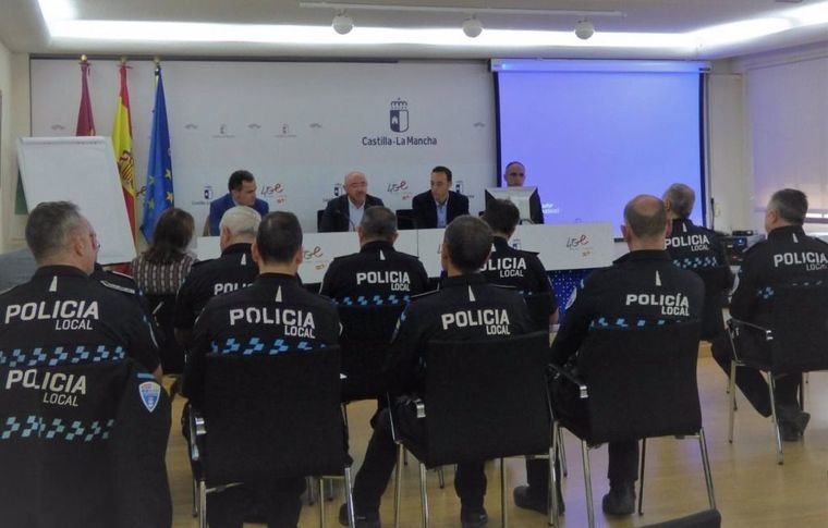 Mandos de Policía Local de Castilla-La Mancha abordan el fenómeno de las bandas juveniles durante un encuentro