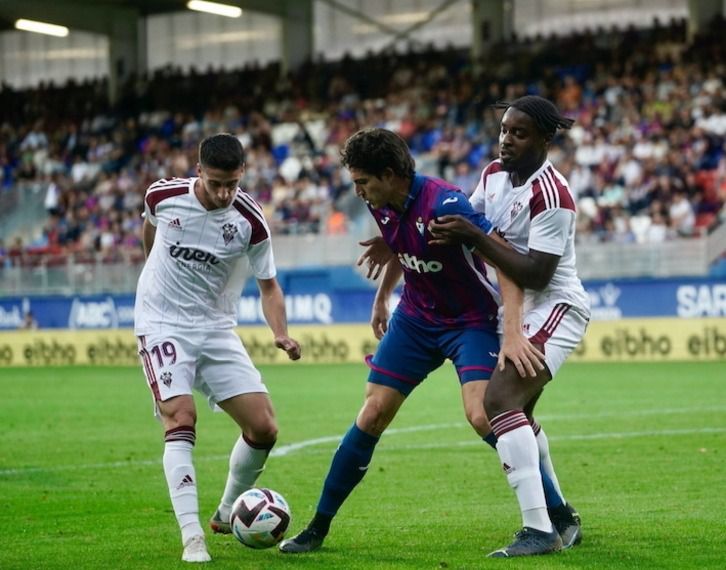 1-1.- El Albacete suma un importante punto en Eibar