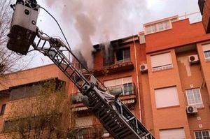 Sucesos.- Afectadas por inhalación de humo once personas tras el incendio en un bloque de pisos de Albacete