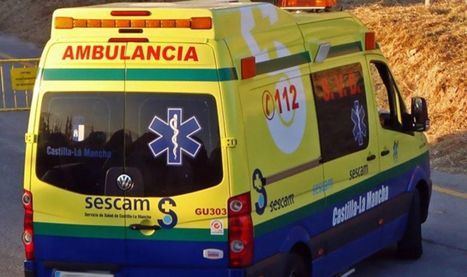 Sucesos.- Trasladan al hospital a un trabajador tras sufrir una caída desde 2 metros mientras podaba en Pozo Cañada