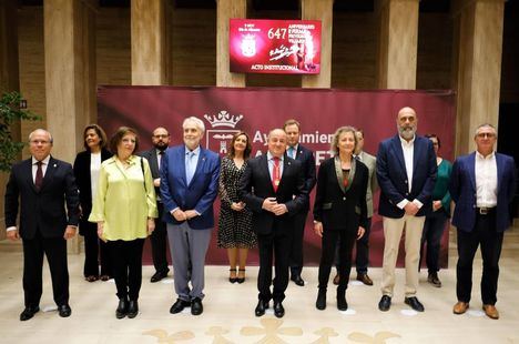 Albacete entrega 4 distinciones individuales y dos colectivas a personas y entidades por su compromiso con la ciudad
