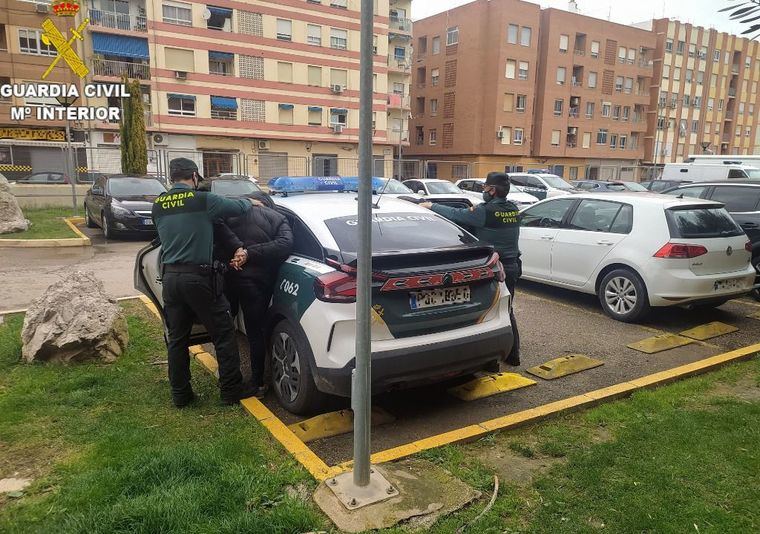 La Guardia Civil detiene a un delincuente huido en distintos países europeos