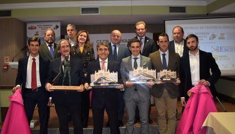 El alcalde felicita al Club de Abonados de la Plaza de Toros de Albacete “por mantener y fomentar la tradición taurina en nuestra ciudad”