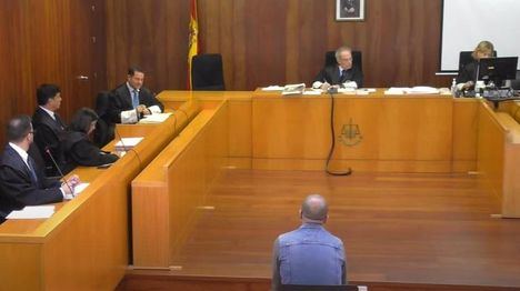 Juzgan este lunes en Albacete a un acusado de matar a otro de dos disparos en la cabeza y ocultarlo en la bañera