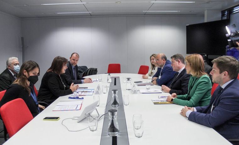 Page confía en que el aval de instituciones de UE redunde en fondos y apoyo a legislación regional contra despoblamiento