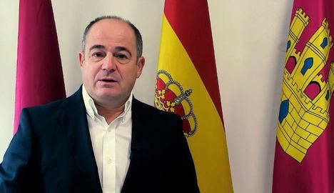 El alcalde de Albacete, Emilio Sáez, celebra el XLIV Aniversario de la Constitución Española