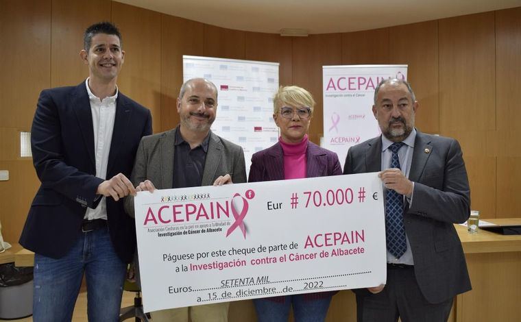 Acepain entrega a la UCLM, 70.000 euros para que la institución académica siga investigando