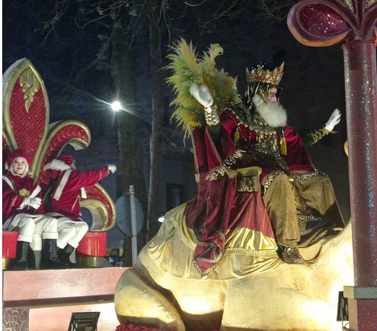 Unas 75.000 personas han disfrutado de la Cabalgata de Reyes que ha contado con un 30% más de elementos y participantes que en 2022