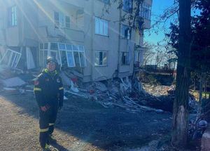 Luis Enrique Utiel, bombero de la Diputación de Albacete, volcado en la búsqueda contrarreloj de supervivientes al terremoto que este lunes sacudía Turquía y Siria