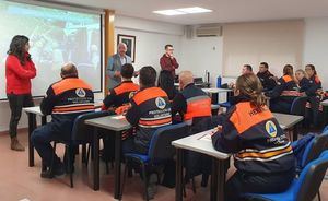 Voluntarios de Protección Civil de Castilla-La Mancha se forman para "tener a punto" los vehículos de atención sanitaria