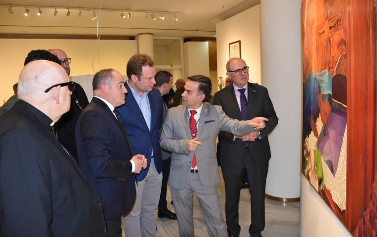 El alcalde subraya la importancia de la orfebrería y de la pintura sacra en la inauguración de la muestra ‘El arte de la pasión’