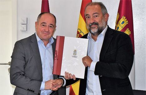 El Ayuntamiento garantiza el crecimiento del Campus Biosanitario de Albacete con la cesión de una nueva parcela a la Universidad de Castilla-La Mancha