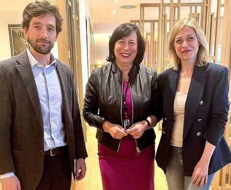 Carmen Picazo, de Ciudadanos, aprovecha su visita a Bruselas para reivindicar la cuchillería de Albacete y exigir que cristalice su IGP