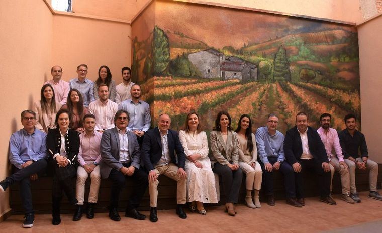 El alcalde subraya que el Ayuntamiento ha destinado más de 2,6 millones de euros a emprendedores y colectivos empresariales para crear riqueza y empleo