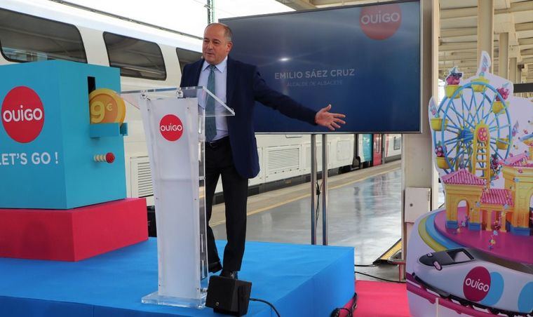 El alcalde celebra la apertura de nuevas frecuencias de trenes de alta velocidad a Albacete 'que permitirá que más personas visiten nuestra ciudad'