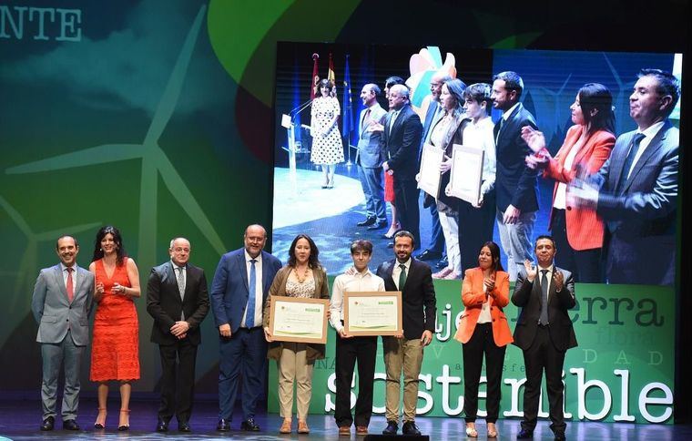 Dieciocho entidades de Castilla-La Mancha recogen su premio en Albacete por materializar su compromiso con el medio ambiente