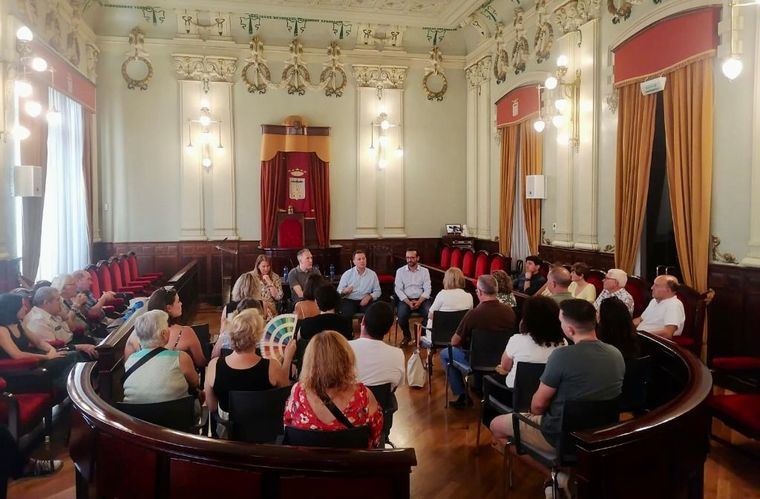 Manuel Serrano ofrece su Equipo de Gobierno al movimiento vecinal para construir de su mano un Albacete mejor “desde el diálogo, el consenso, la lealtad y la participación”