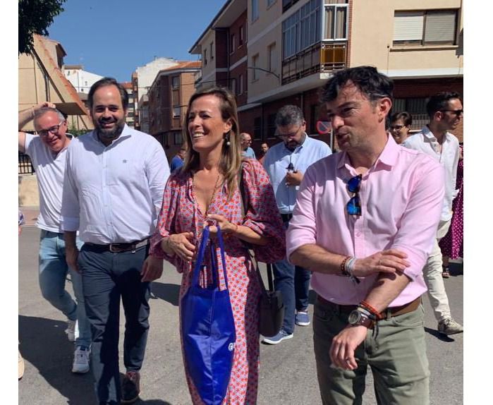 Carmen Navarro pide el voto para Alberto Núñez Feijóo en unas elecciones decisivas “en las que nos jugamos el presente y futuro de todos los españoles”