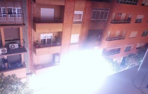 Aparatoso incendio en el Barrio del Pilar en Albacete