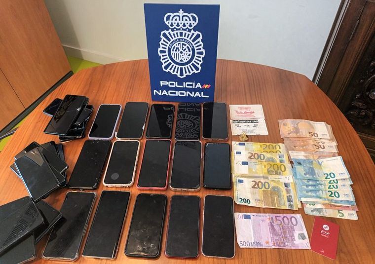 Sucesos.- Detenidos en Albacete cuatro delincuentes reincidentes que robaban móviles en ferias de toda España