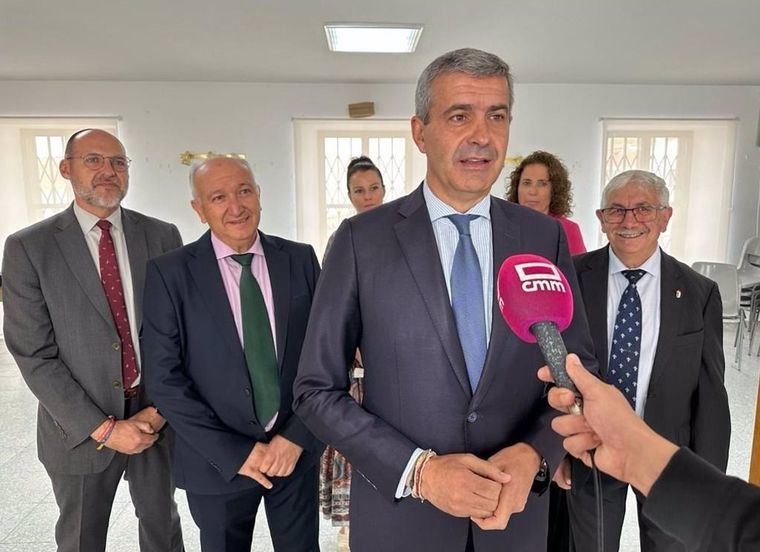 El PSOE condena que se abra juicio oral 'por primera vez' contra un exdirector general de Junta, 'mano derecha de Cospedal'