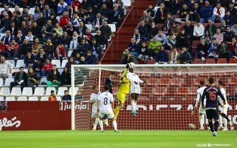 El Albacete continúa cuesta abajo y defraudando a la afición (1-3)