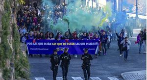 Cientos de personas de Castilla-La Mancha sale a la calle contra la violencia machista y el negacionismo