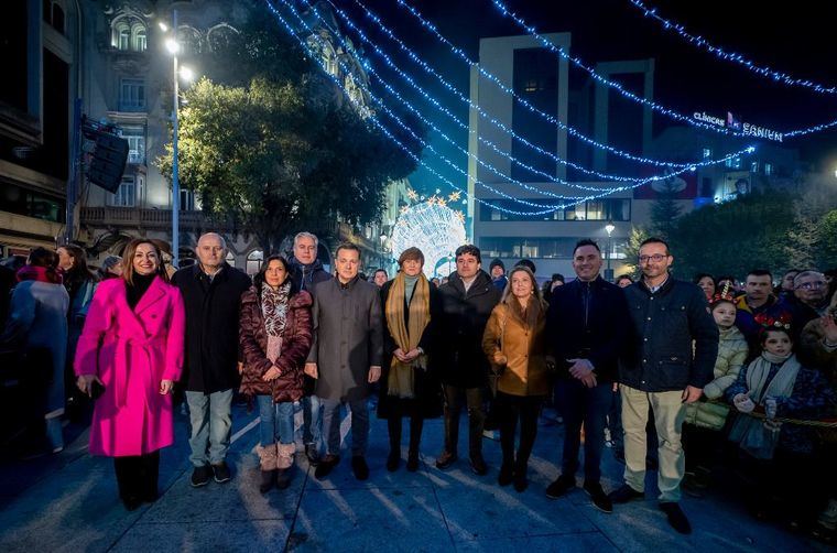 Manuel Serrano destaca la elevada participación registrada en el acto de inauguración del alumbrado navideño que ha contado con más de 25.000 asistentes: “Todos iluminamos Albacete”