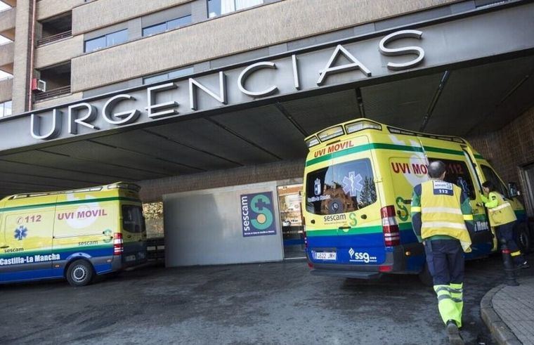 Sucesos.- Tres afectados por inhalación de humo tras el incendio de una nave de Albacete