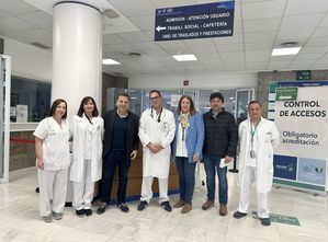 Manuel Serrano visita a los profesionales sanitarios para desearles un feliz año 2024 y agradecerles la gran labor que realizan 