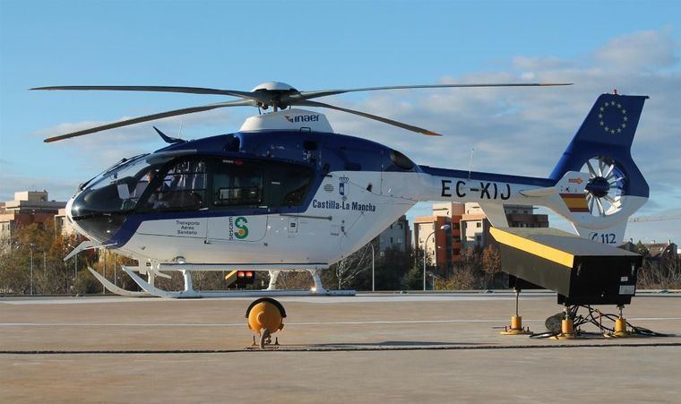 Sucesos.- Herida grave una joven tras chocar el vehículo que conducía contra la fachada de una carpintería en Tobarra