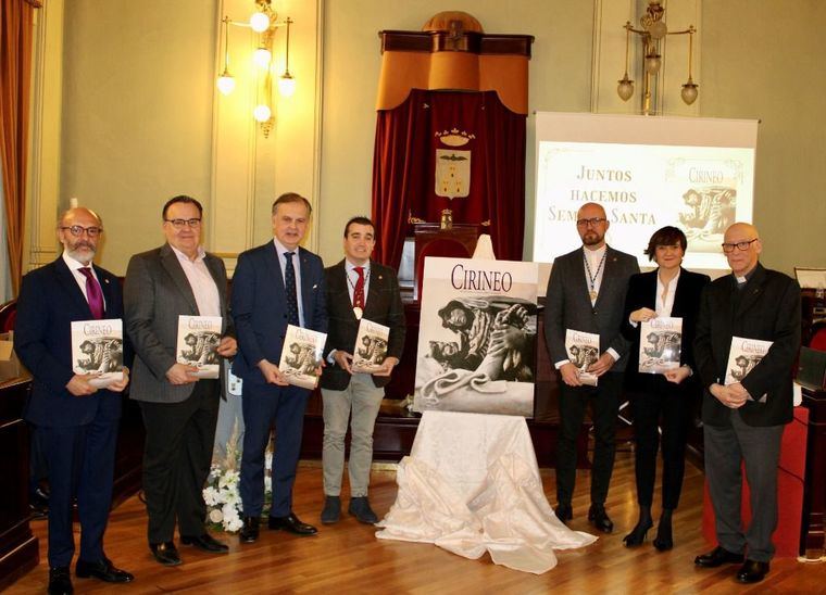 Serrallé afirma en la presentación de la revista ‘Cirineo’ que “la Junta de Cofradías mejora cada año los desfiles, y su presencia en la vida social y cultural de la ciudad”