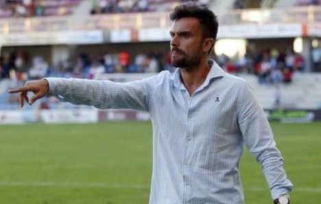 El Albacete destituye a su entrenador Rubén Albés