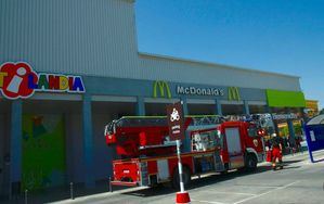 Sucesos.- Un incendio obliga a evacuar una planta del centro comercial Los Llanos en Albacete