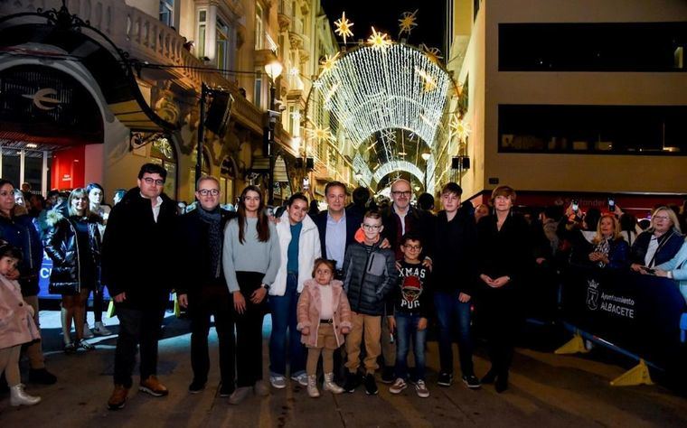 Más de 30.000 personas han disfrutado de un gran inicio de las fiestas, con los niños y niñas de Afanion encendiendo el alumbrado navideño para iluminar juntos la Navidad