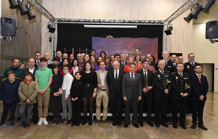 Albacete conmemora su 649 aniversario reconociendo a la Policía Nacional, Santi Denia, Piqueras y Pérez Castell entre otros