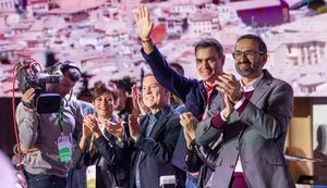 Pedro Sánchez felicita a Page por su reelección y le ofrece el apoyo de Ferraz y el Gobierno: 