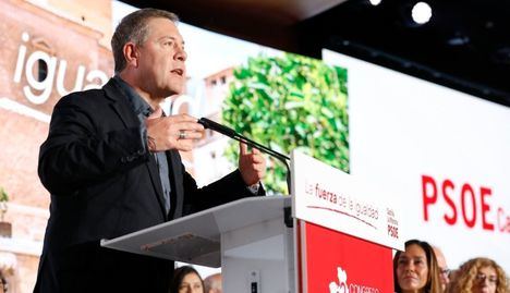 El PSOE aprueba la gestión de Page por asentimiento y con varios minutos de ovación tras hora y media de intervención