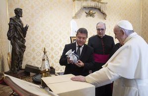 García-Page transmite su pesar por el fallecimiento del Papa Francisco: 