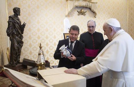 García-Page transmite su pesar por el fallecimiento del Papa Francisco: 'Ha protagonizado una etapa histórica'