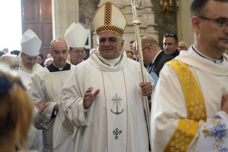 Ángel Román Idígoras se convierte en el séptimo obispo de Albacete en una ceremonia en la Catedral de la ciudad