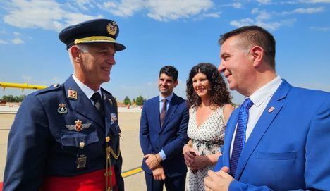 La Diputación de Albacete acompaña el relevo al frente de la MAESAL, epicentro estratégico del Ejército del Aire en la provincia
