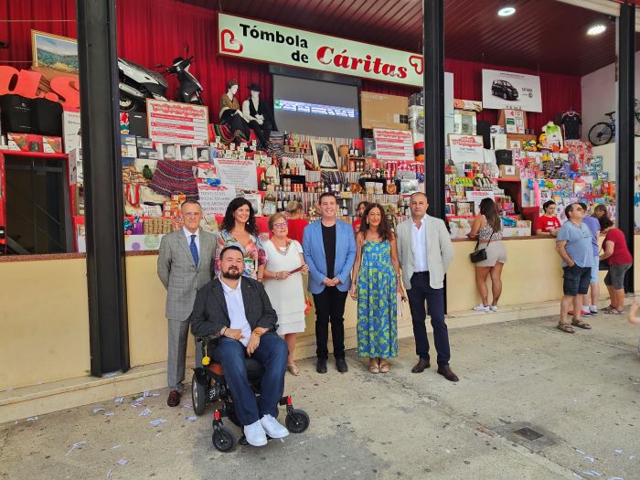 El presidente de la Diputación llama a 'feriar solidaridad' logrando que la Tómbola de Cáritas cuelgue cuanto antes el 'no hay boletos' en su 71ª edición