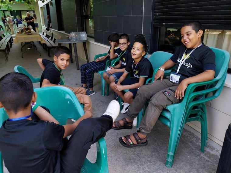 Llanos Navarro recibe a los niños saharauis y destaca el “valor solidario y humanitario” del programa ‘Vacaciones en paz’ que cuenta con apoyo del Ayuntamiento